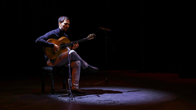 Flamencogitarist Matthieu Acosta brengt Spaanse passie naar Alkmaar 🗓