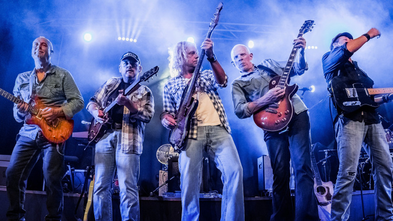 Twee finalisten van ‘The Tribute – Battle of the Bands’ live in Hotel Heer Hugo 🗓