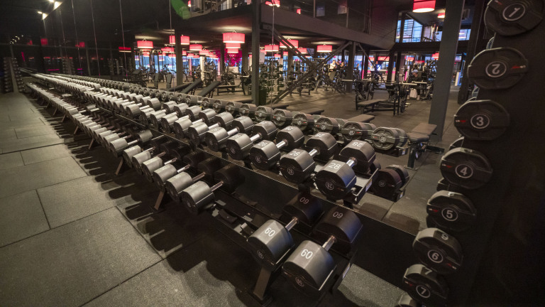 Alkmaar heeft nu grootste sportschool van Nederland: ruim baan voor goede voornemens