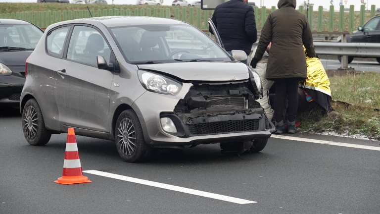 Botsing op N242 door invoegfout: automobilist aangehouden voor rijden onder invloed