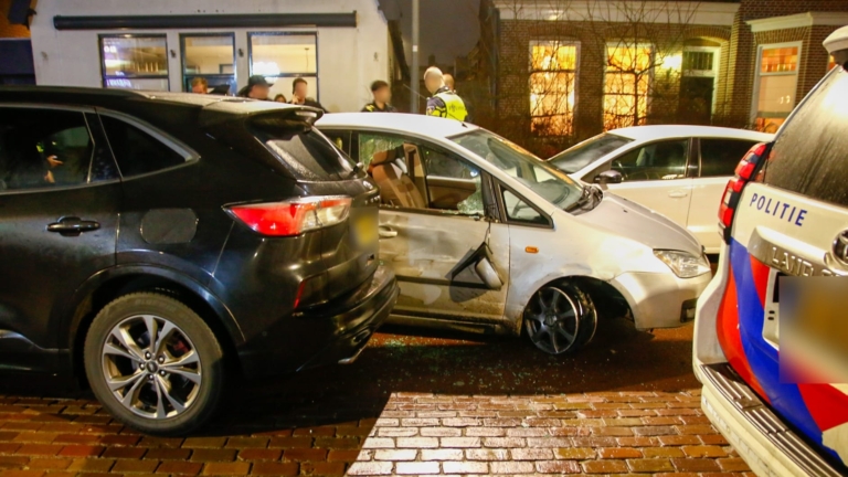 Afzetting genegeerd: dronken automobilist richt ravage aan in Dorpsstraat Castricum