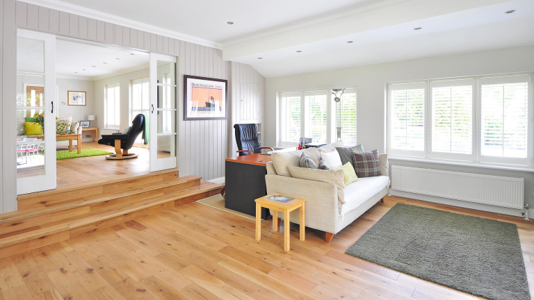 Pvc vloer kiezen op gevoel: wat je voeten direct registreren [Advertorial]