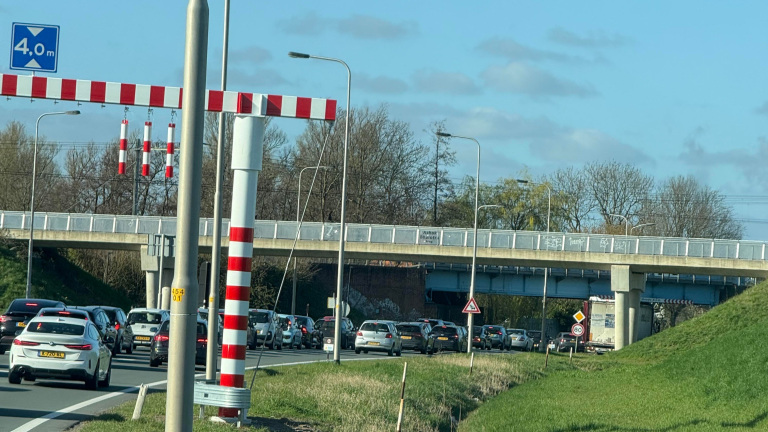 Files en ongevallen aanpakken : nieuwe plannen voor N242 en ring Alkmaar