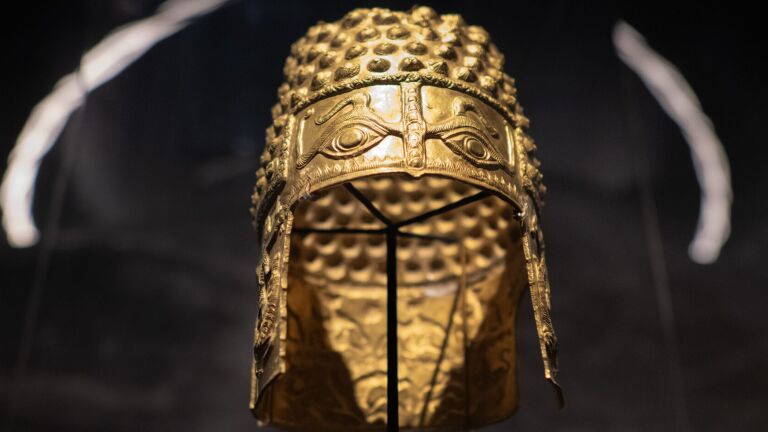 Gouden helm mogelijk terug: doorbraak in kunstroof Drents Museum