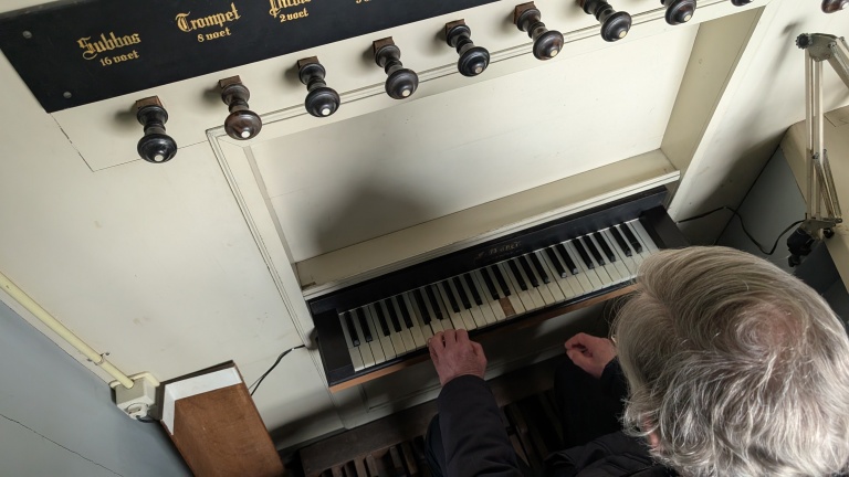 Orgel Dorpskerk Grootschermer is lek: “Het hele bed moet eruit”