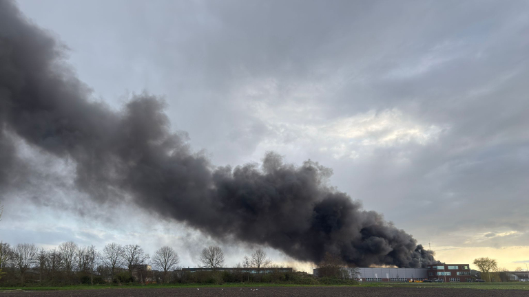 Grote brand in Obdam opgeschaald naar GRIP1: pand verloren