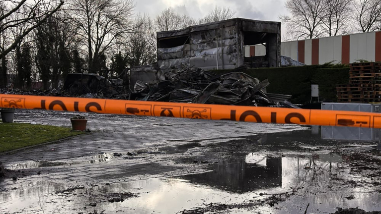 Gemeenschap draait op voor deel kosten ‘asbestbrand’ Noord-Scharwoude: 250.000 euro is niet te verhalen