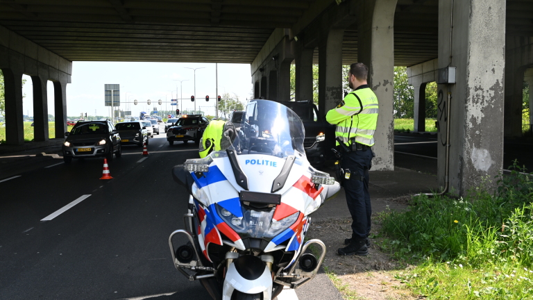 Verkeershinder door twee kop-staartbotsingen op N203 bij Uitgeest