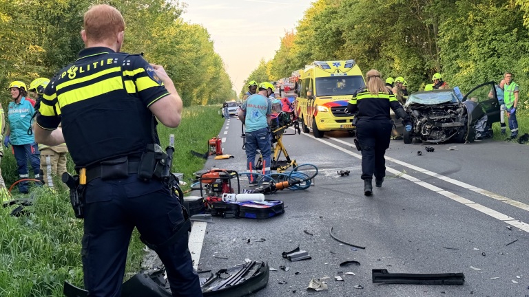 Zeer ernstig ongeval op N245 bij Oudkarspel: meerdere gewonden en weg afgesloten