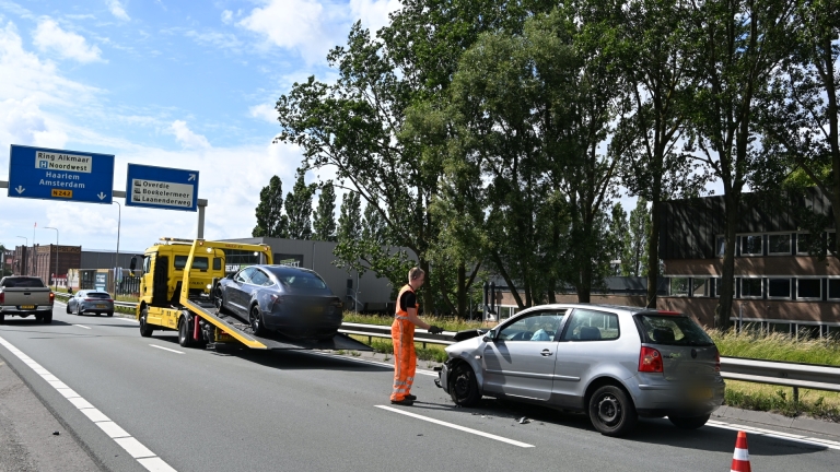 Twee auto’s total loss na botsing op N242