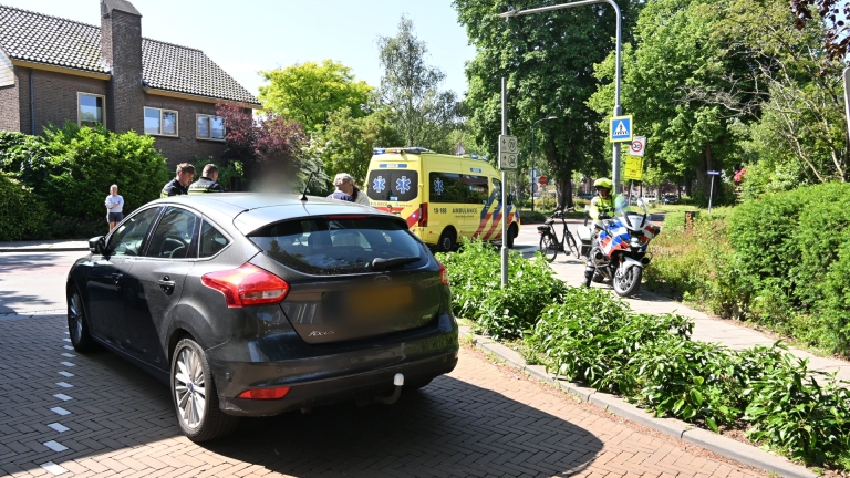 Fietsster loopt hoofdwond op bij aanrijding op Kerkelaan in Heiloo