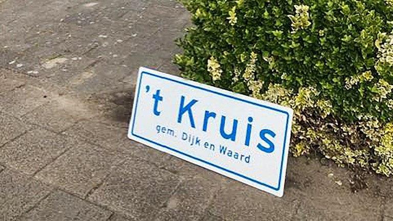 Wit of niks: Dijk en Waard ziet blauwe komborden voor ‘t Kruis niet zitten
