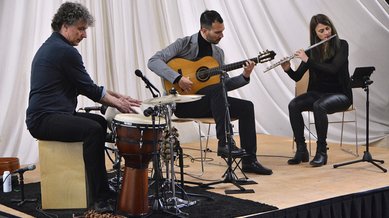 Flamenco met andere invloeden in het Vredeskerkje van Bergen aan Zee 🗓