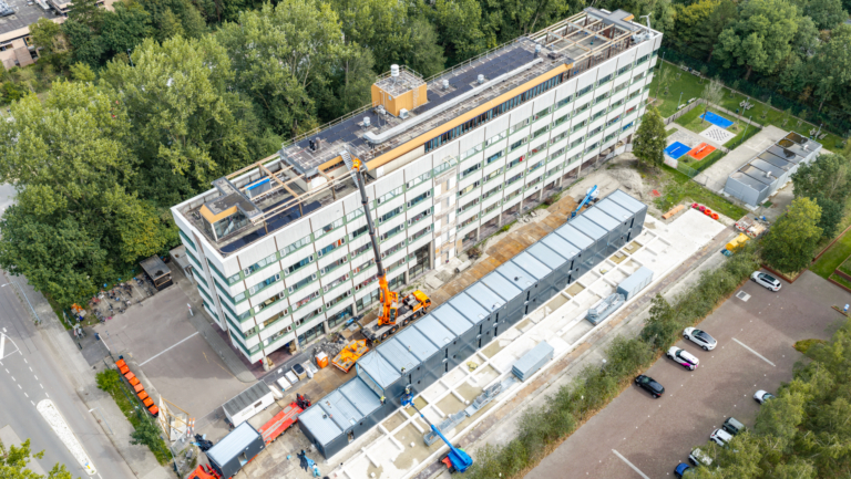 Flexwoningen landen aan Robonsbosweg: spoedzoekers kunnen er binnenkort in