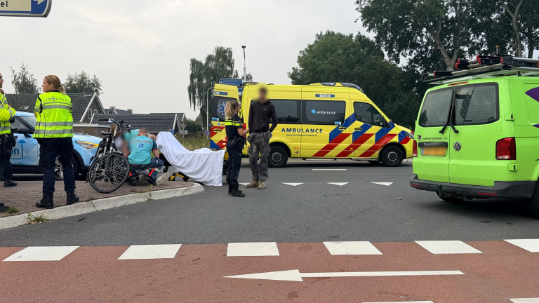 Fietser gewond bij aanrijding op ovatonde N504 in Noord-Scharwoude