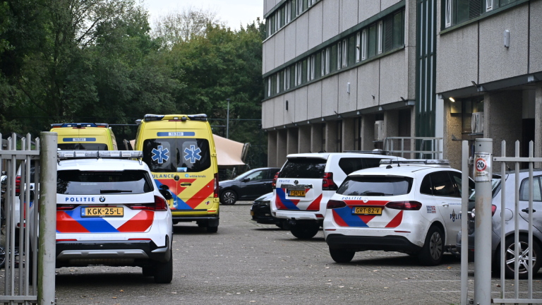 [UPDATE] Opnieuw messengeweld bij AZC Robonsbosweg: slachtoffer overleden