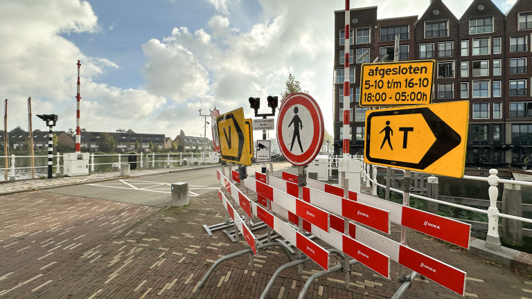 Omwonenden verbaasd over keuze voor lawaaiig avondwerk Turfmarktbrug: “Beter voor bereikbaarheid”