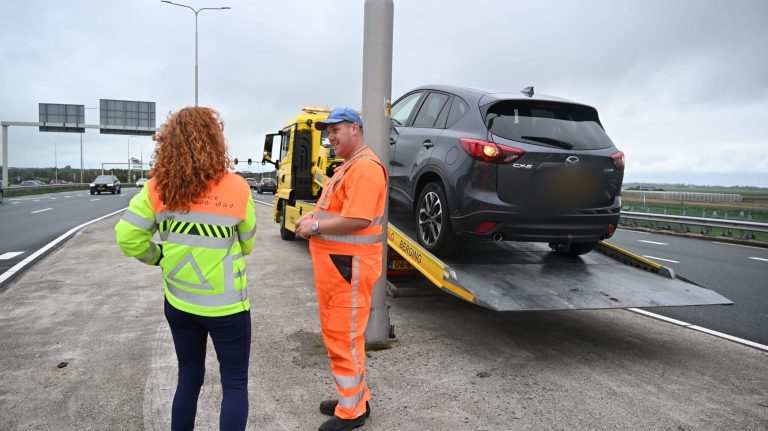 Doorrijder gezocht na aanrijding op Nollenweg