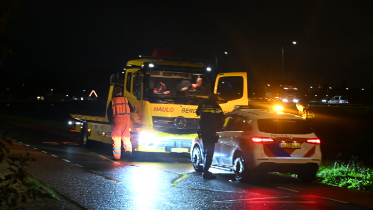 UPDATE: Auto te water in Koedijk, inzittenden ongedeerd