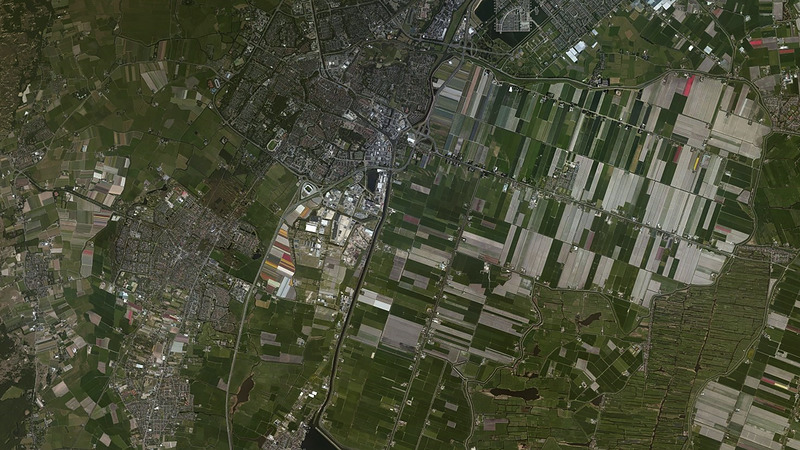 Caravan schiet los en belandt in Noordhollands Kanaal