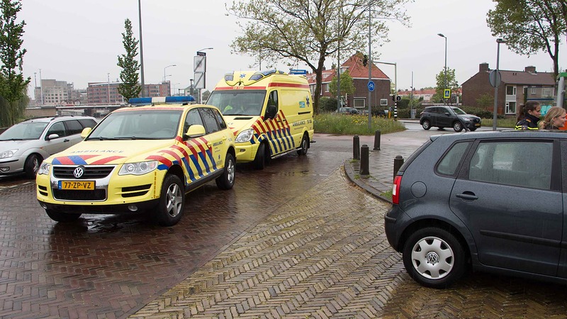 Voorrangsfout op Oudorperdijkje: oudere vrouw gewond