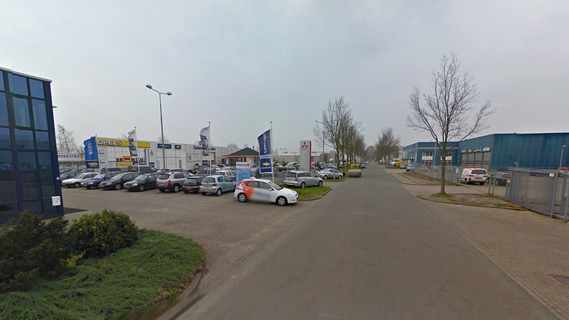 Bij drie autobedrijven winterbanden gestolen: rijschool Hoekstra deelt bewakingscamerabeelden