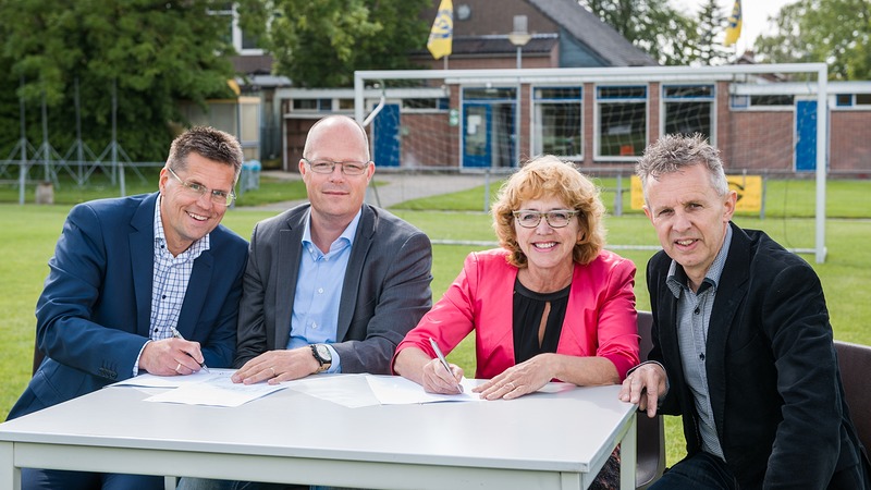 Gemeente en SSV tekenen voor herinrichting Sportcomplex SSV in Stompetoren