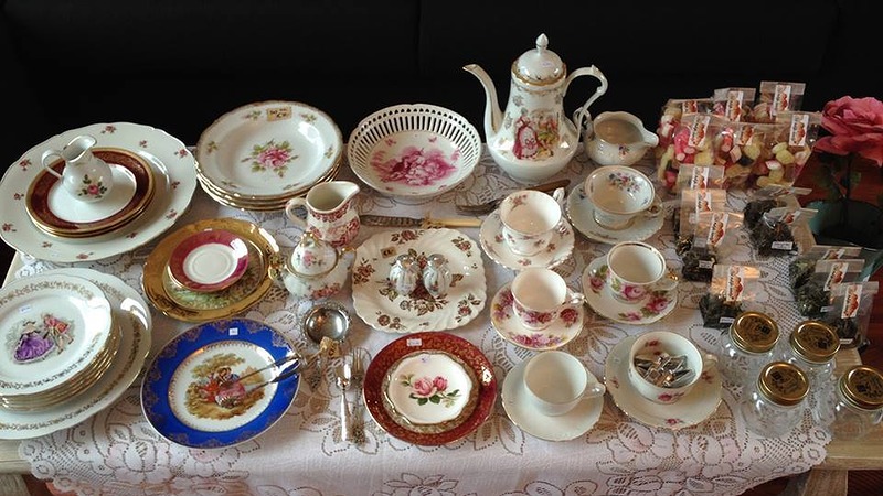 Het Vrolijke Dametje organiseert Mini High Tea in Stompetoren