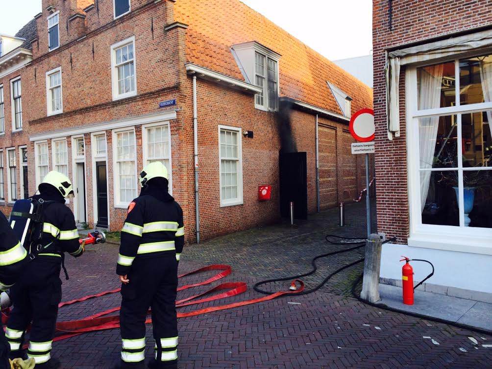 Explosie elektriciteitshuisje zet deel binnenstad zonder stroom (FOTO's)