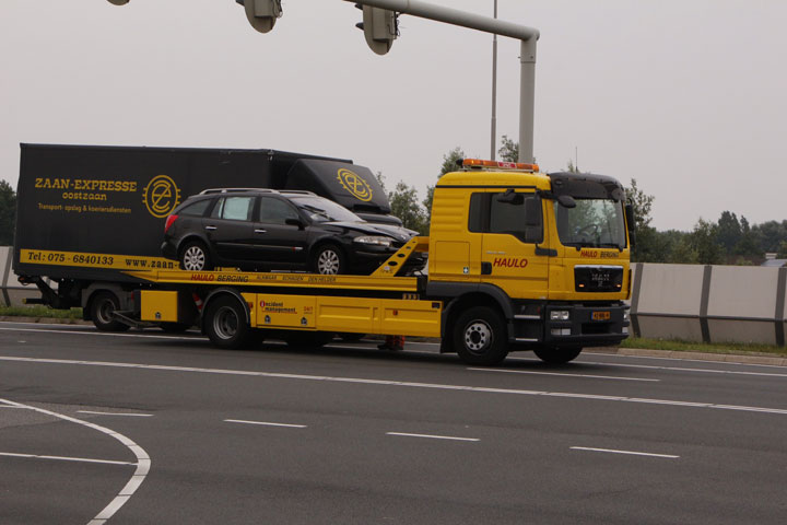 Kop-staart botsing bij viaduct N242 in Oudorp (FOTO's)