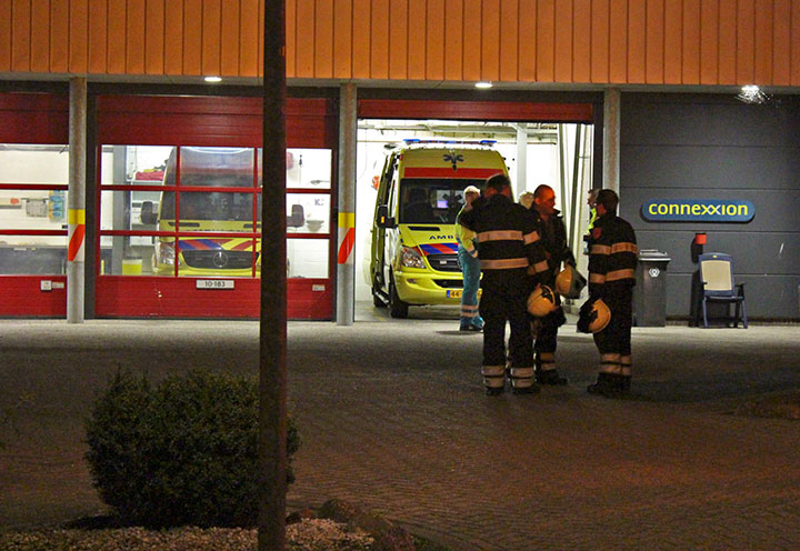 Brandweer rukt uit voor vreemde lucht ambulancepost (FOTO)