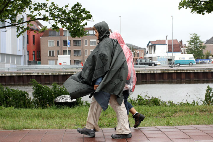 Beschonken bestuurder gewond bij eenzijdig ongeval (FOTO's)