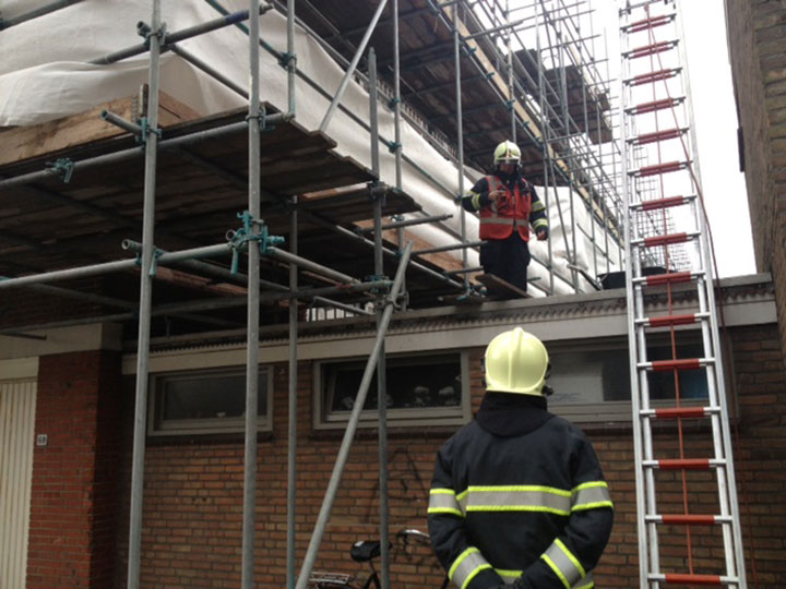 Harde wind houdt brandweer bezig (FOTO)
