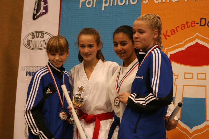 20121126 sacha_ikrame_NK_karate_2012
