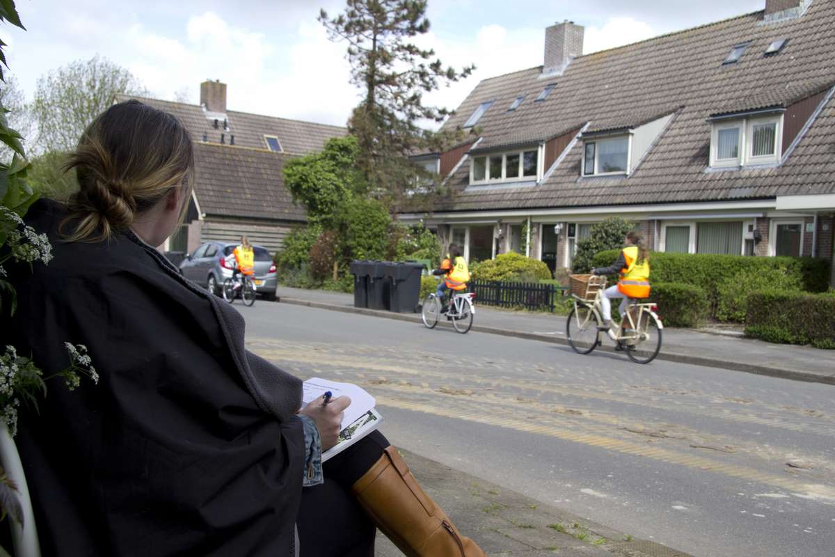 Groep 7 leerlingen basisscholen Oudorp leggen verkeersexamen af