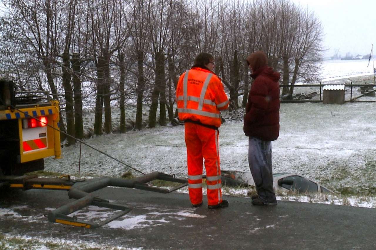 Gladde N243 zorgt voor eindpunt in Noordervaart (FOTO's)