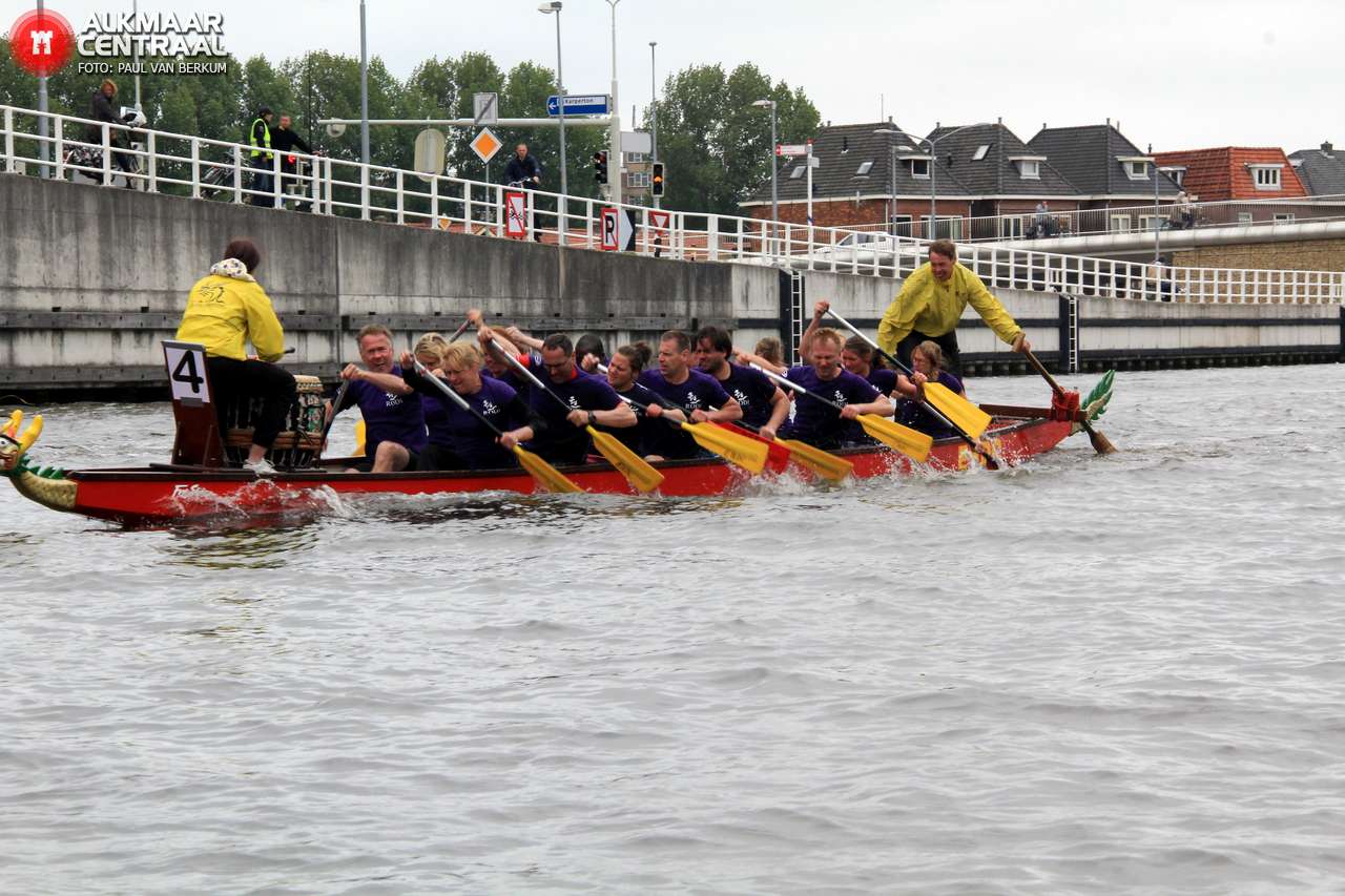 Drakenbootrace United Dragons staat wederom garant voor spektakel (FOTO's)