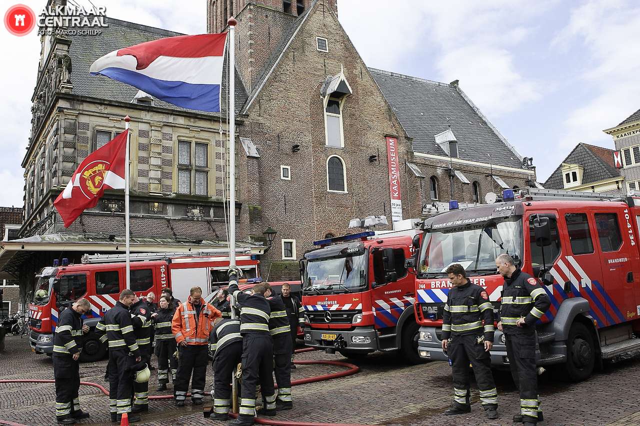 Brandweer herdenkt omgekomen brandweerlieden (FOTO's)