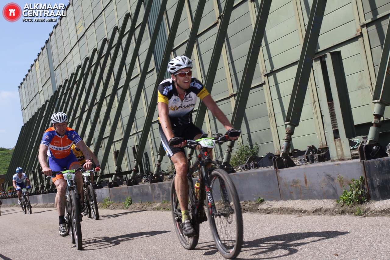 Spectaculaire MTB wedstrijd op terrein GP Groot (FOTO's)