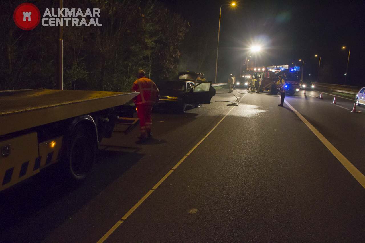 Vonkenspugende auto zorgt voor kilometers file op A9 (FOTO's)