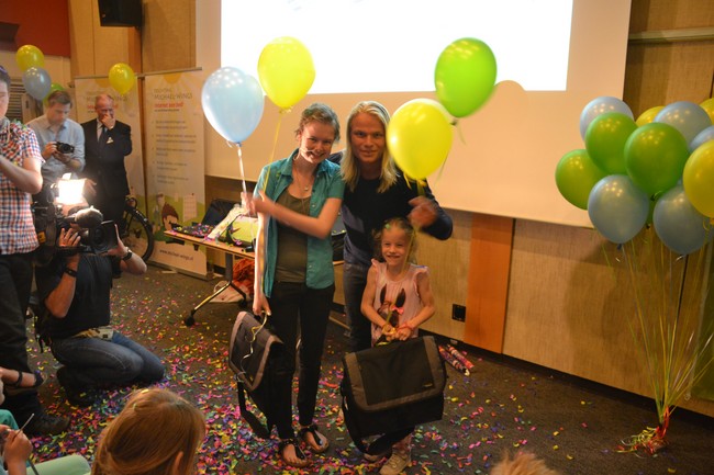 Michael-Wings laptops voor kinderafdeling VieCuri ziekenhuis in Venlo (FOTO)