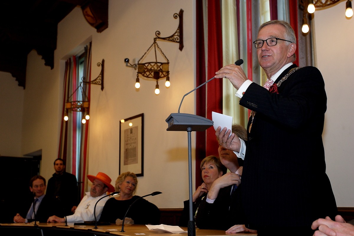 Eerste kaasmarkt weer van start, de kop is eraf (FOTO's)